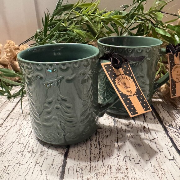 NWT Set of 2 Holiday Mugs Large Green Tree Design - Picture 1 of 2